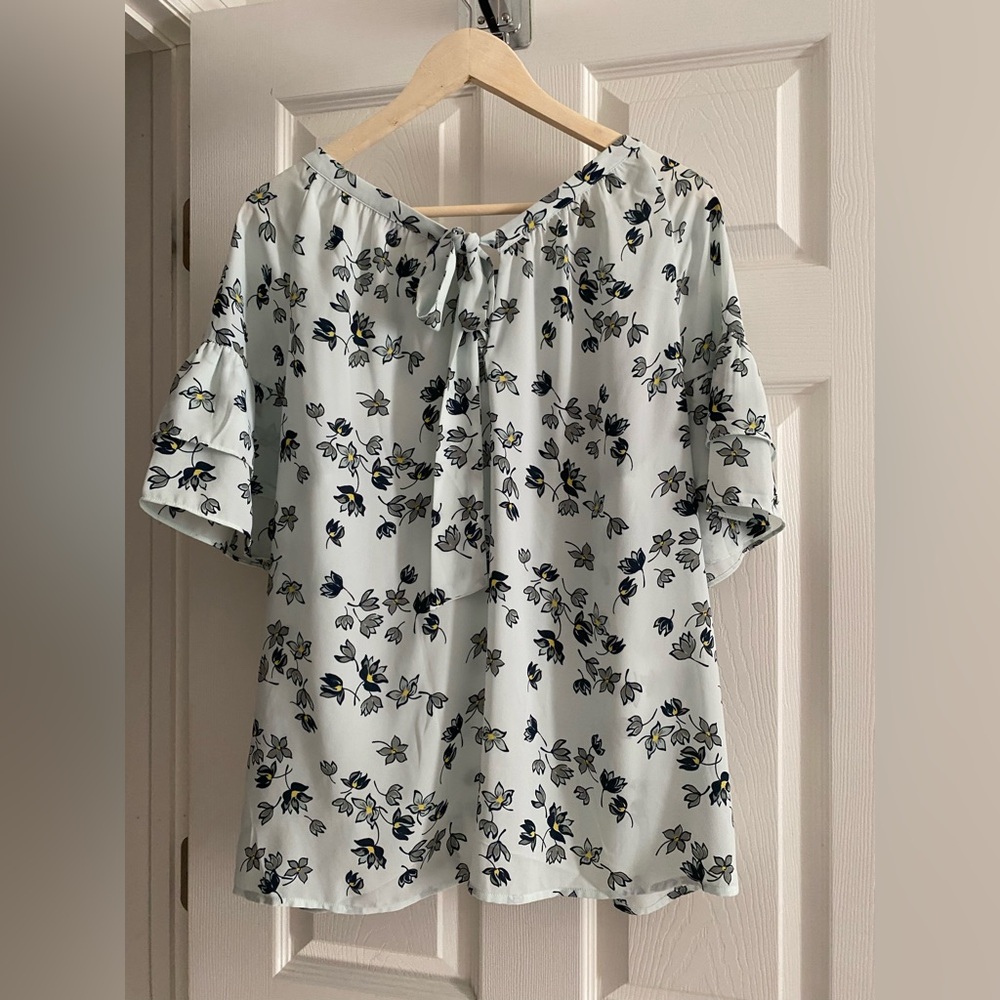 LOFT Floral Blouse Large - Picture 4 of 7